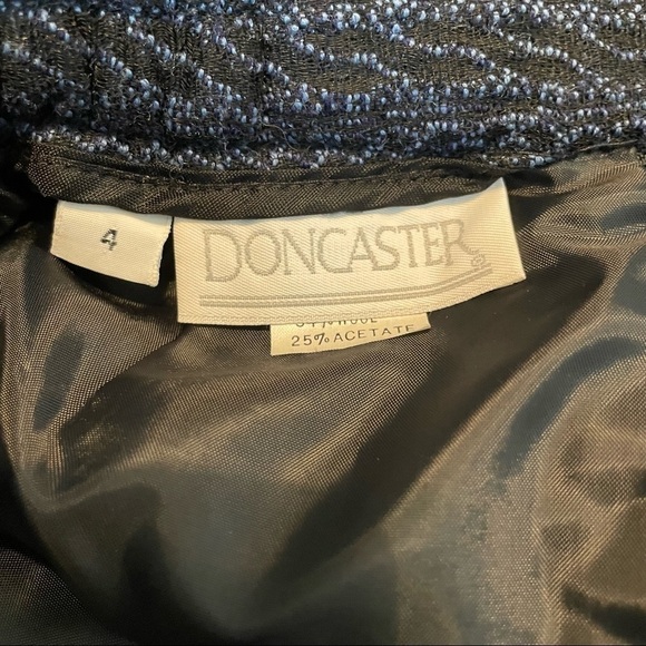 Vintage Doncaster Blue and Black Raised Pattern Blazer and Skirt Set  Sz.4P - Picture 12 of 16